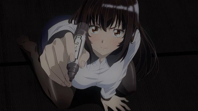 천장에서 떨어진 그녀